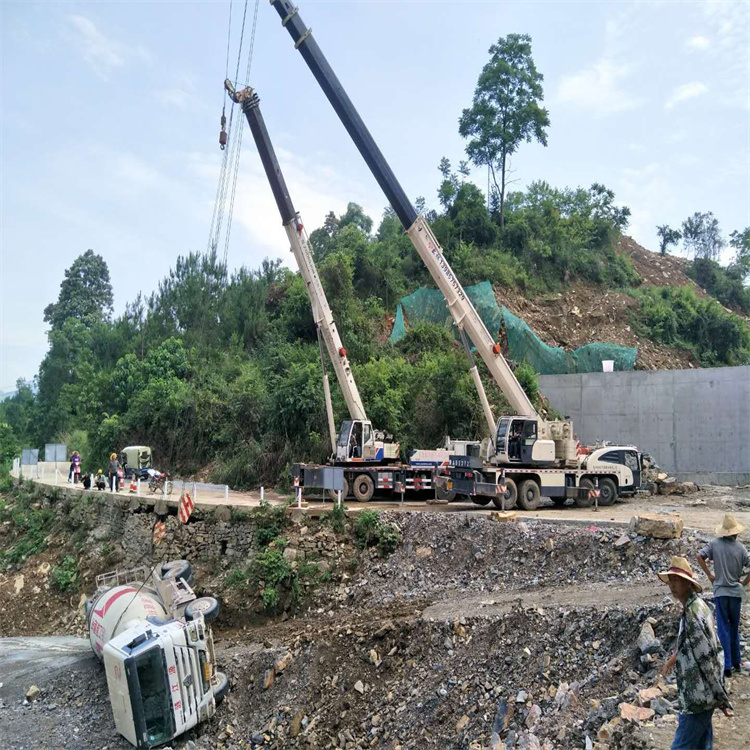 烟台芝罘汽车掉沟里叫吊车救援要多少钱
