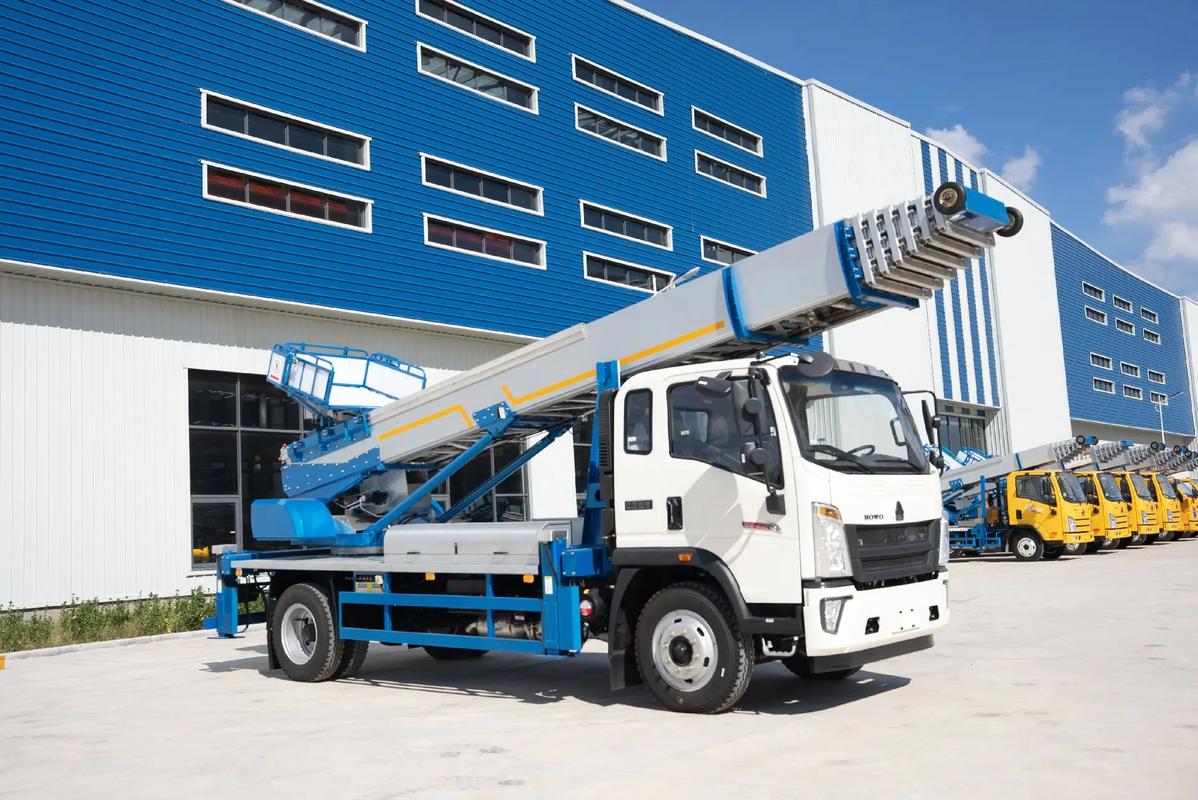 烟台芝罘出租云梯车高空作业车 建筑垃圾搬运